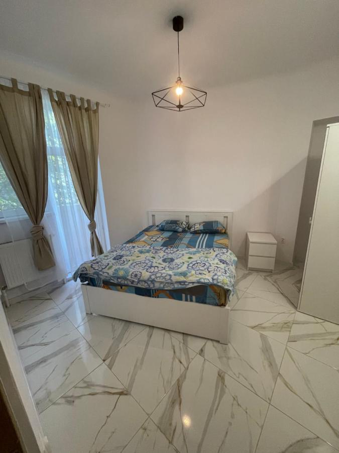 3 Rooms Apartament In The City Center Of Bukarest Kültér fotó