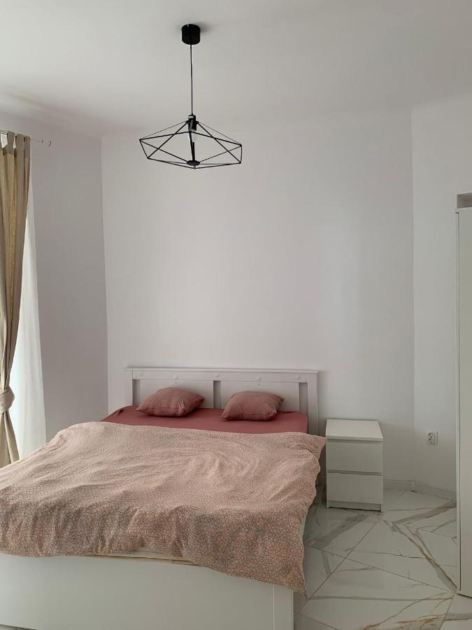 3 Rooms Apartament In The City Center Of Bukarest Kültér fotó